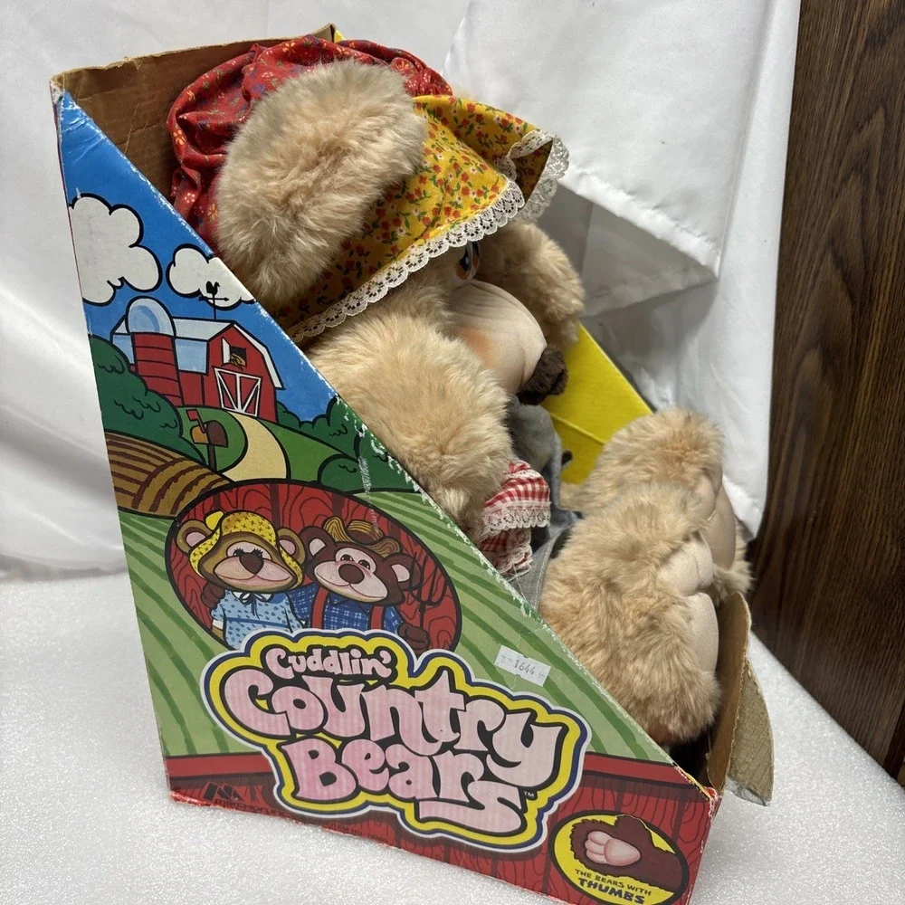 1985 CUDDLIN' COUNTRY‎ BEARS  